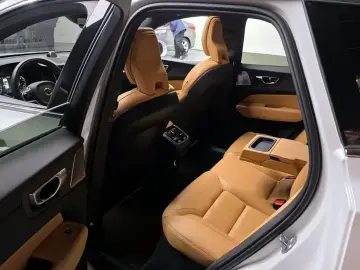 2020 Volvo XC60 с пробегом 72 169 км