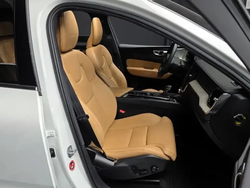 2020 Volvo XC60 с пробегом 72 169 км