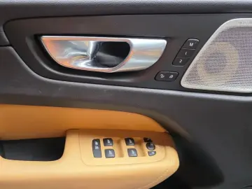 2020 Volvo XC60 с пробегом 72 169 км