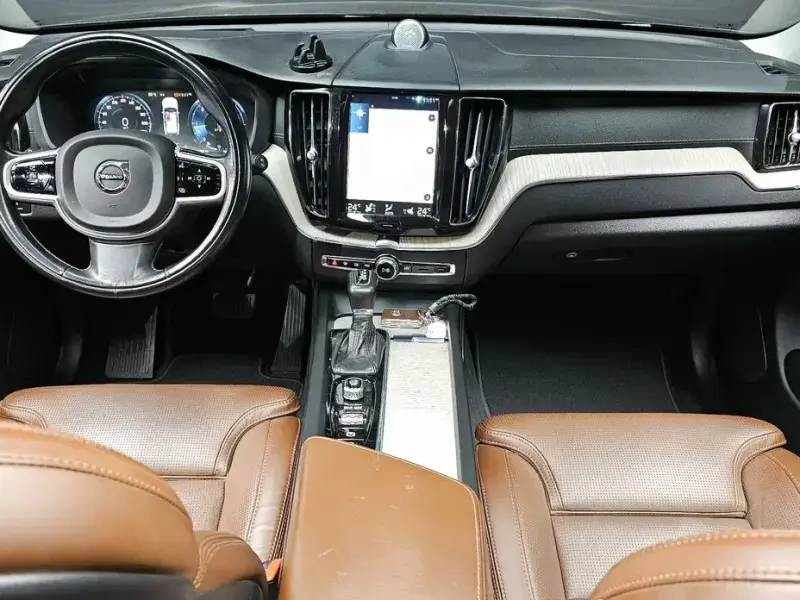 2020 Volvo XC60 с пробегом 137 735 км