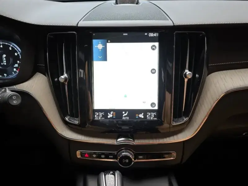 2020 Volvo XC60 с пробегом 72 169 км