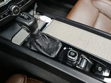 2020 Volvo XC60 с пробегом 137 735 км