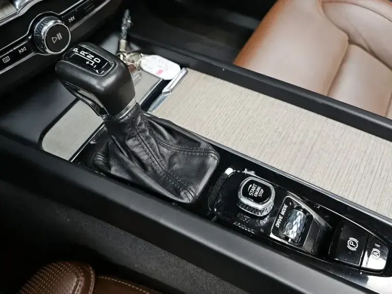 2020 Volvo XC60 с пробегом 137 735 км