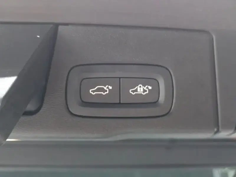 2020 Volvo XC60 с пробегом 72 169 км