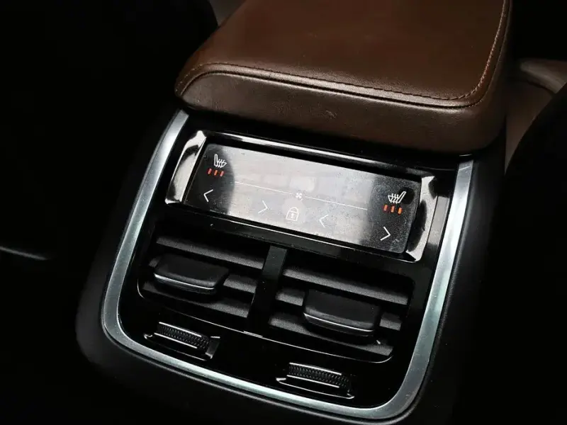 2020 Volvo XC60 с пробегом 137 735 км