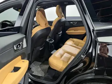 2020 Volvo XC60 с пробегом 31 884 км