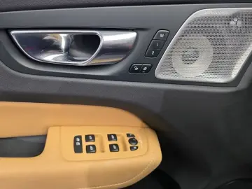 2020 Volvo XC60 с пробегом 31 884 км