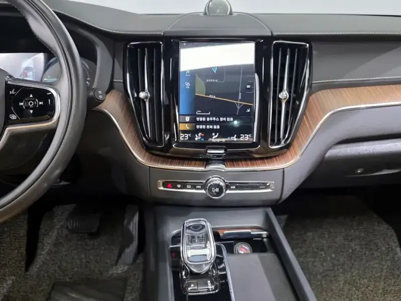 2020 Volvo XC60 с пробегом 31 884 км