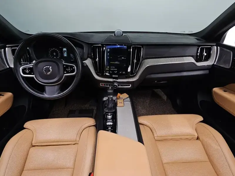2020 Volvo XC60 с пробегом 119 714 км