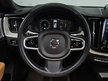 2020 Volvo XC60 с пробегом 119 714 км