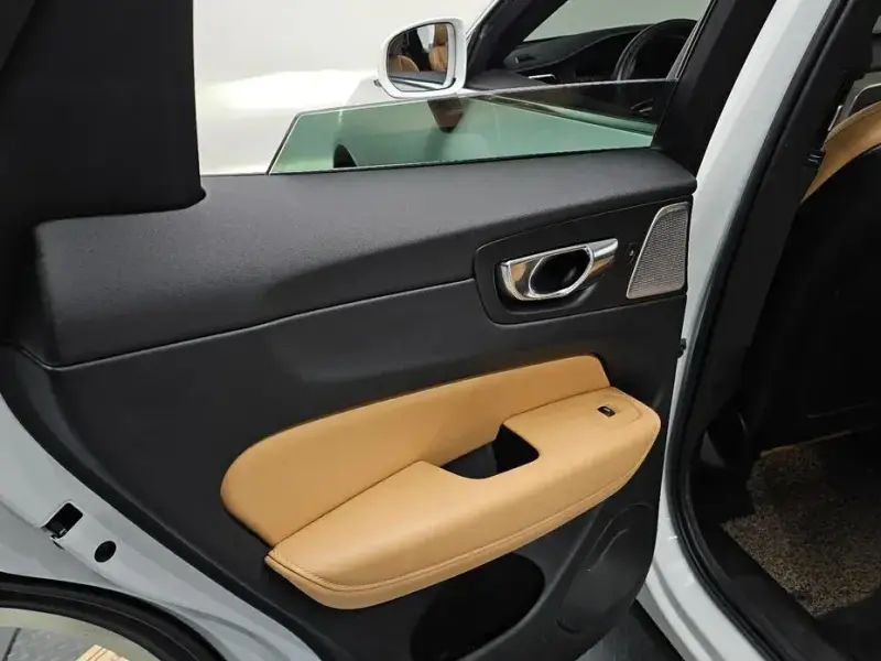 2020 Volvo XC60 с пробегом 119 714 км