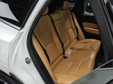 2020 Volvo XC60 с пробегом 119 714 км