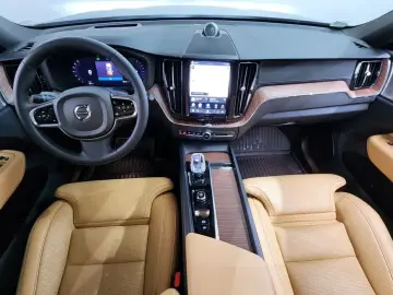2023 Volvo XC60 с пробегом 37 144 км