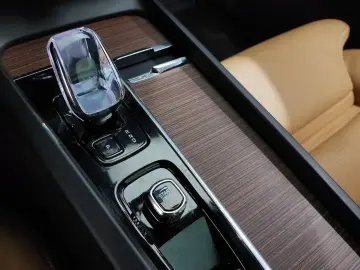 2023 Volvo XC60 с пробегом 37 144 км