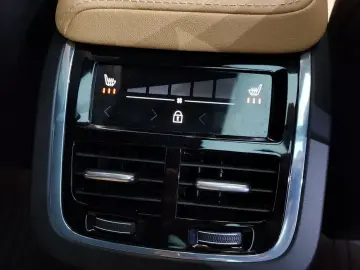 2023 Volvo XC60 с пробегом 37 144 км