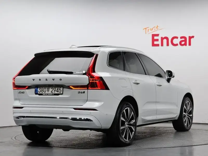 2022 Volvo XC60 с пробегом 43 004 км