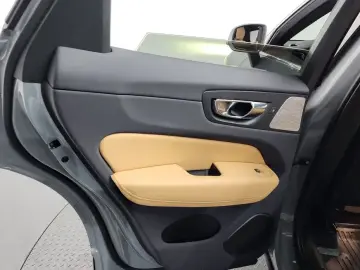 2023 Volvo XC60 с пробегом 37 144 км