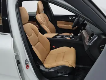 2022 Volvo XC60 с пробегом 43 004 км