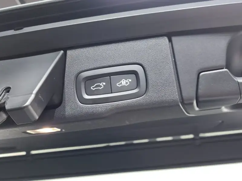 2023 Volvo XC60 с пробегом 37 144 км