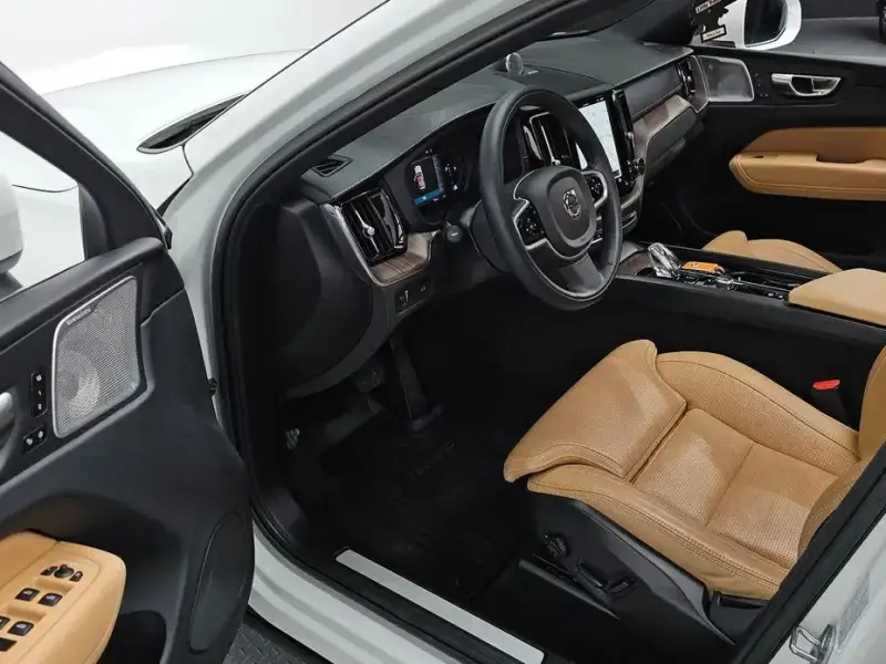 2022 Volvo XC60 с пробегом 43 004 км