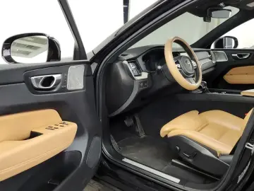 2020 Volvo XC60 с пробегом 64 619 км