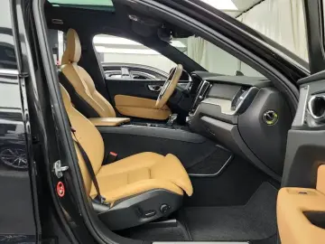 2020 Volvo XC60 с пробегом 64 619 км