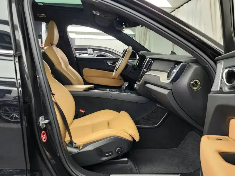 2020 Volvo XC60 с пробегом 64 619 км