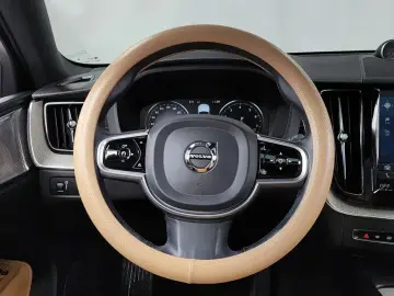 2020 Volvo XC60 с пробегом 64 619 км
