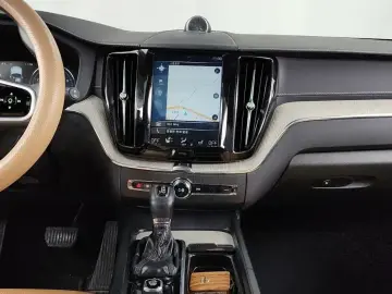 2020 Volvo XC60 с пробегом 64 619 км