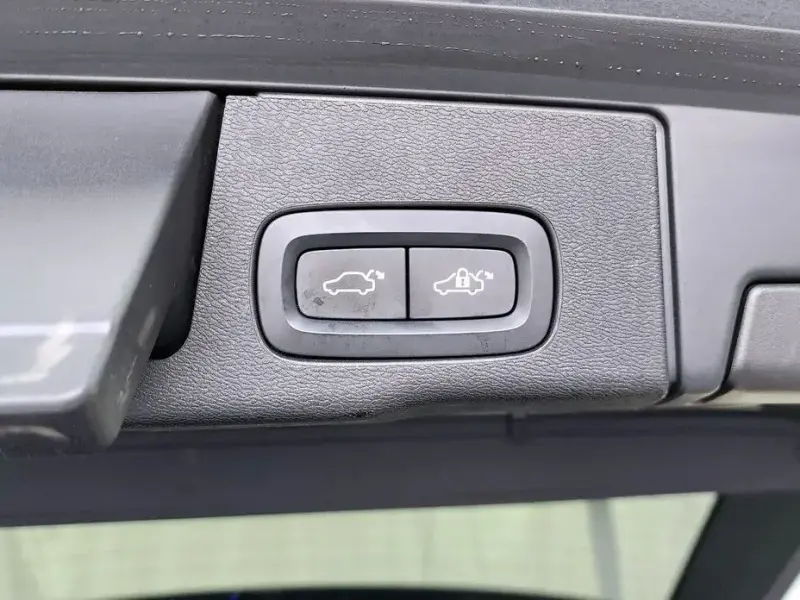 2020 Volvo XC60 с пробегом 64 619 км