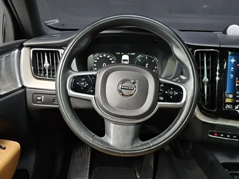 2018 Volvo XC60 с пробегом 124 885 км