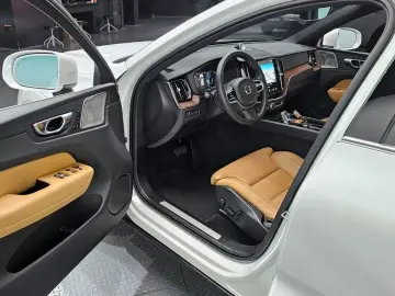 2021 Volvo XC60 с пробегом 116 765 км