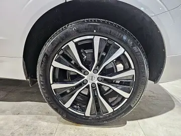 2023 Volvo XC60 с пробегом 31 283 км