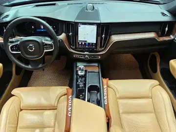 2022 Volvo XC60 с пробегом 39 057 км