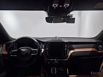 2023 Volvo XC60 с пробегом 31 283 км