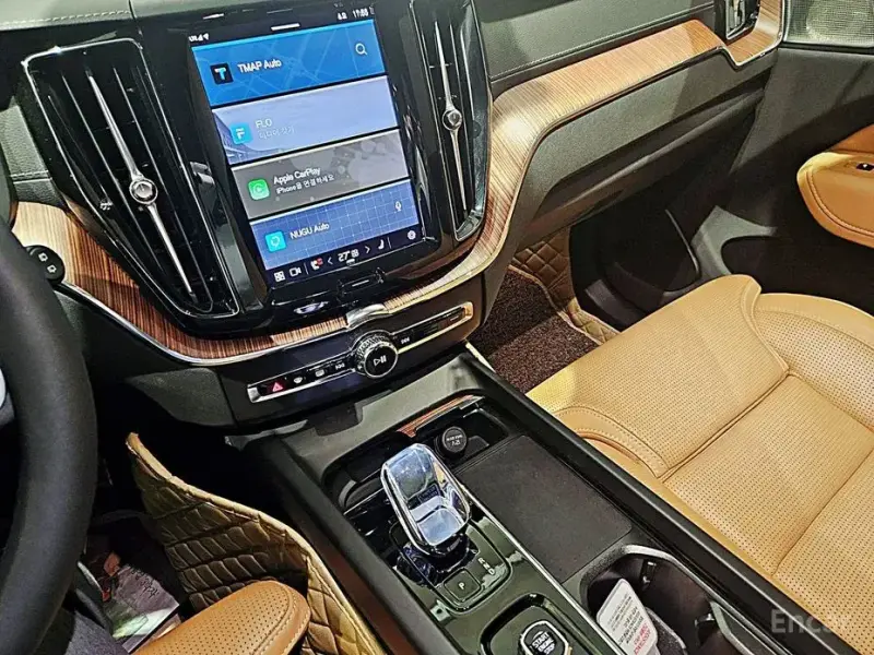 2023 Volvo XC60 с пробегом 31 283 км