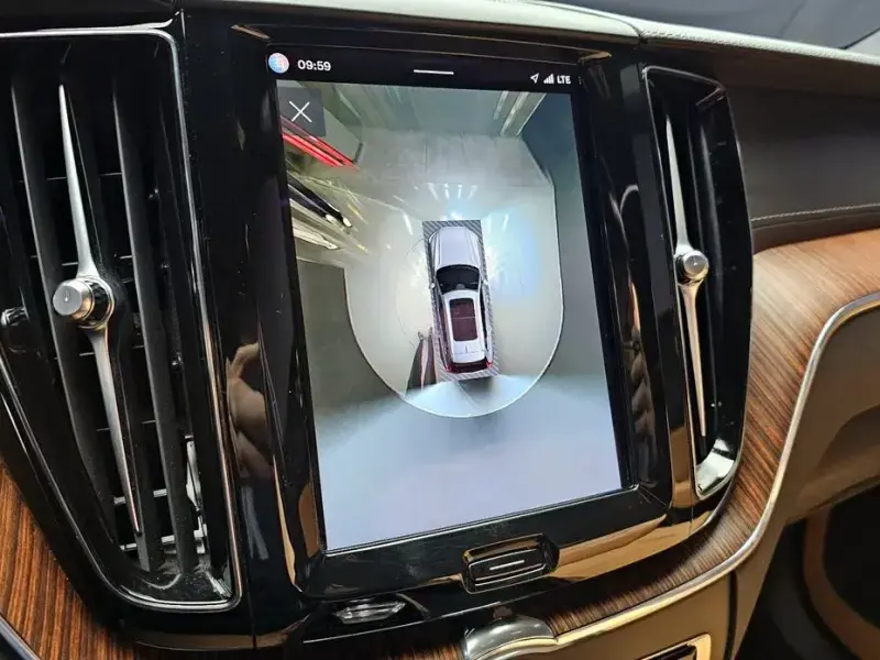 2022 Volvo XC60 с пробегом 39 057 км