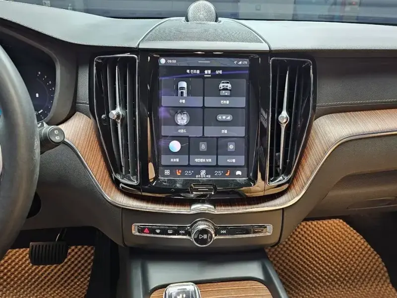 2022 Volvo XC60 с пробегом 39 057 км
