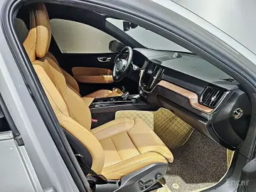 2023 Volvo XC60 с пробегом 31 283 км
