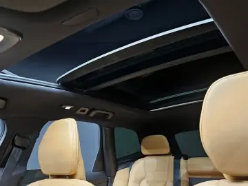 2022 Volvo XC60 с пробегом 39 057 км