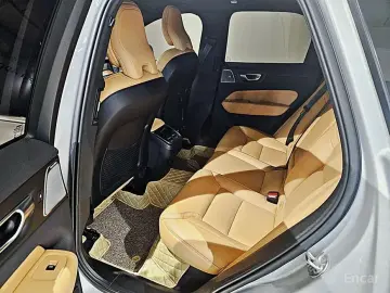 2023 Volvo XC60 с пробегом 31 283 км