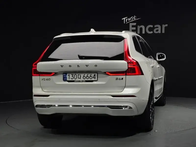 2023 Volvo XC60 с пробегом 22 169 км