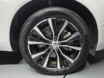 2023 Volvo XC60 с пробегом 22 169 км