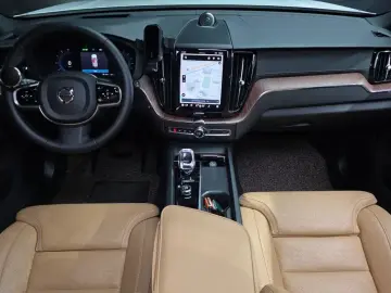 2023 Volvo XC60 с пробегом 22 169 км