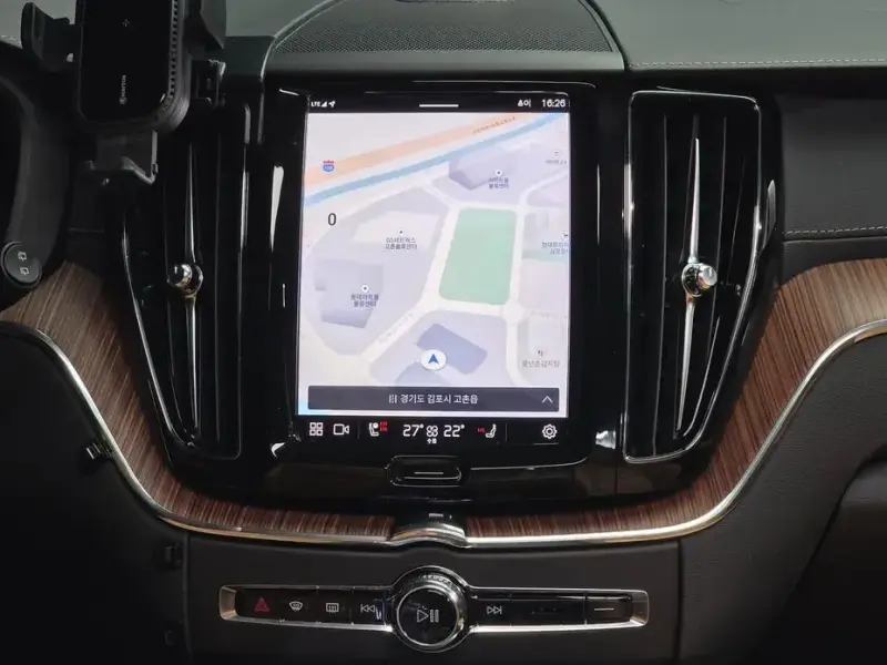 2023 Volvo XC60 с пробегом 22 169 км