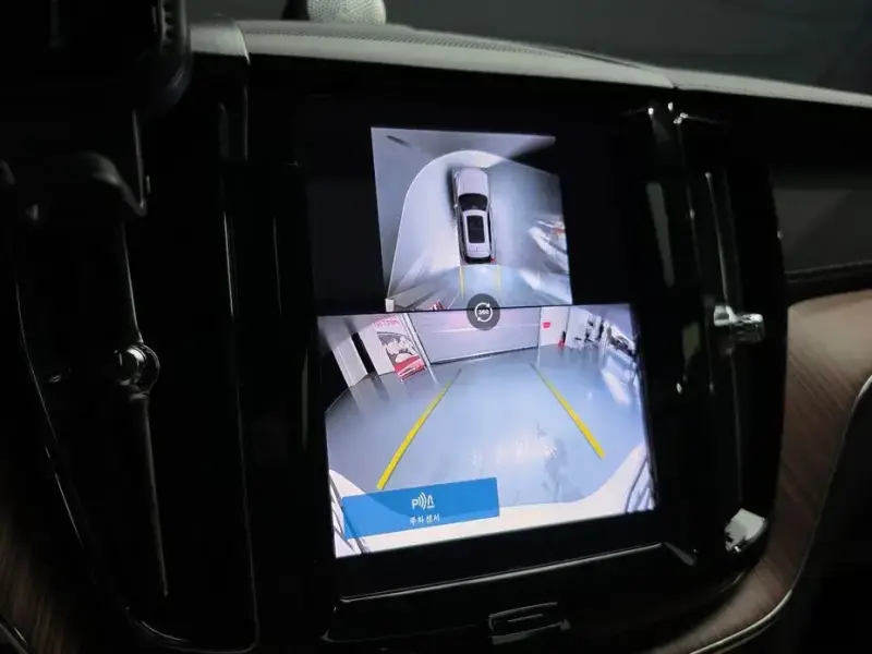 2023 Volvo XC60 с пробегом 22 169 км