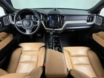 2020 Volvo XC60 с пробегом 106 414 км