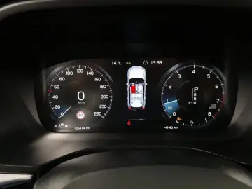 2020 Volvo XC60 с пробегом 106 414 км