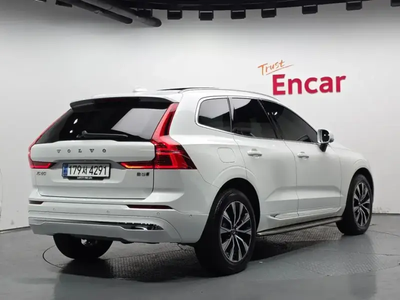 2023 Volvo XC60 с пробегом 41 838 км