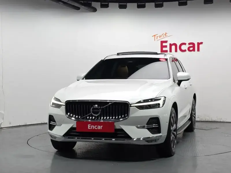 2023 Volvo XC60 с пробегом 41 838 км